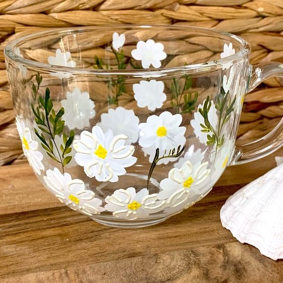 Hand Painted Daisy Tea Cup - Picture 1 of 7
